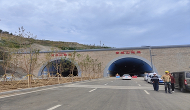 新疆乌鲁木齐雪莲山隧道弱电工程